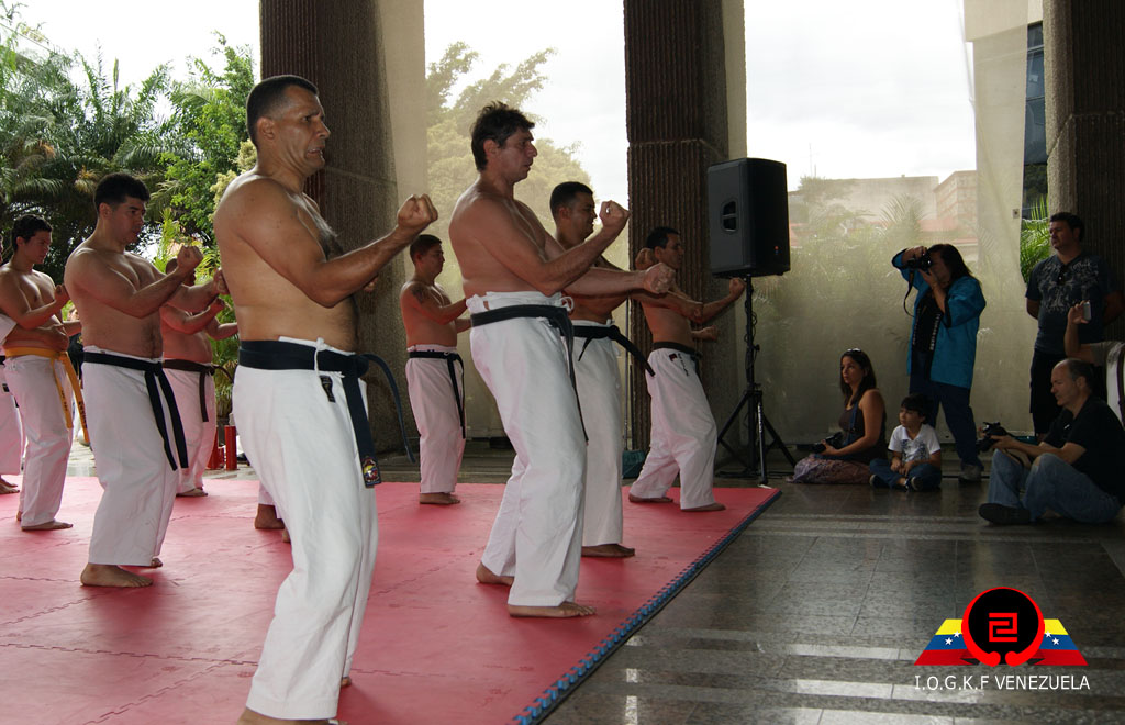 img03